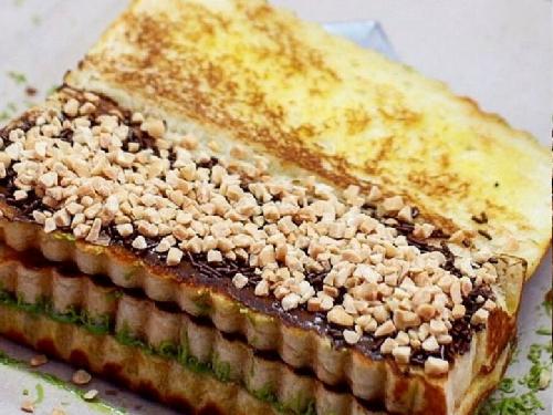 Roti Bakar Rj 02 Kp Jelupang, Cipocok Jaya,Banjar Sari, Devi MUNIKASARI