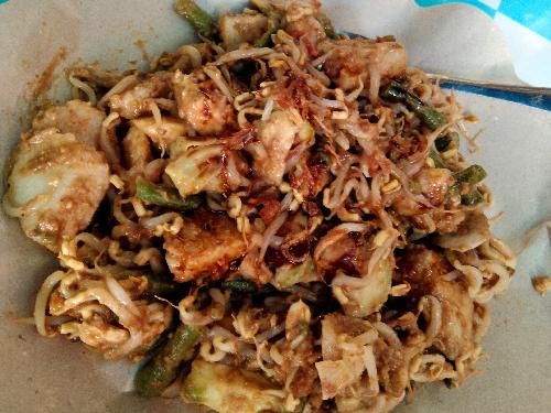 Warung Dewik Batanpoh, Kadek Dwinata Maharyanti