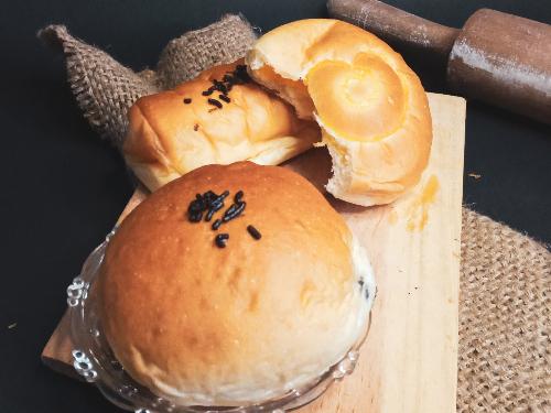 Roti Alishabakery, Pondok pelangi 3 G8 No 1, JULIYANTO