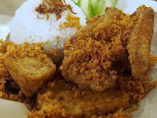 Ayam Lele Goreng Kremes Mas Qiwil, Ciledug, Nugroho Dwi Saputro