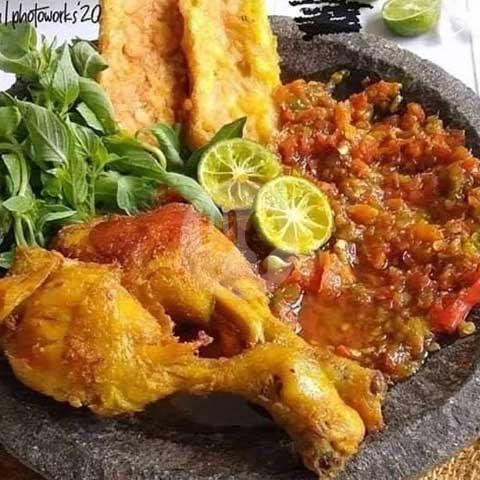 24 Tempat Makan Ayam Gorengan Termurah di Jakarta