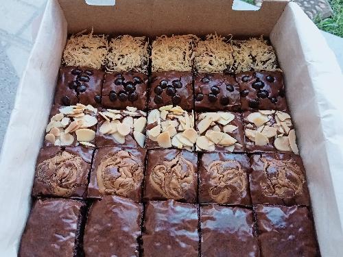 Ralisa Brownis N Cake, Cholisa Rosanti