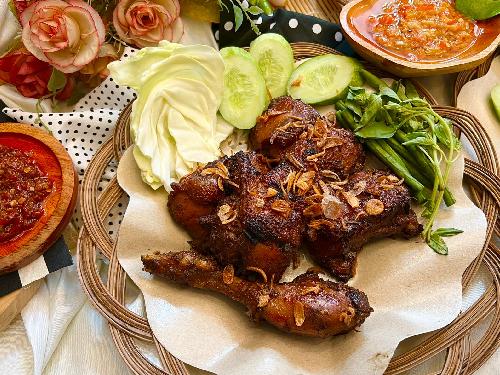 Bakar-Bakar By Dazzle Kitchen, JakaSetia Galaxi, Niva Taurisia