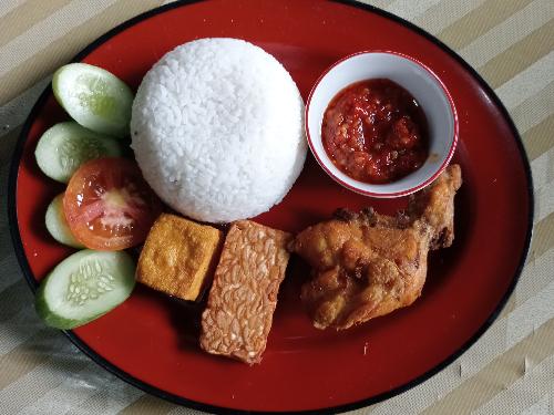 Nasi Tutug Oncom Tasik, Kancra ( Samping Mie Ayam Baso Sidodadi ) , Esha Melia Shifa