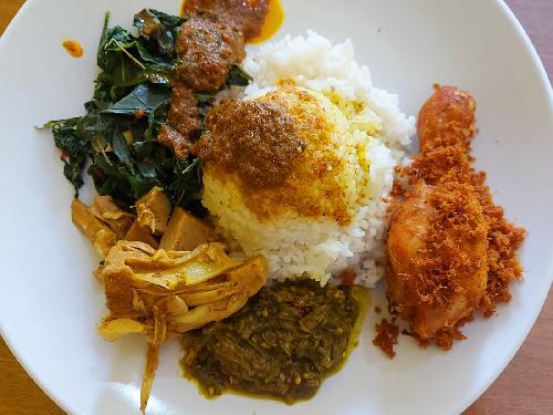 Rumah Makan Padang Nusantara, Sunaryo