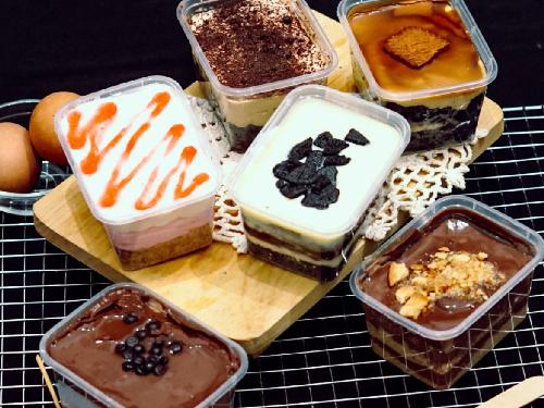 Sweet Dessert Sidokare, Titis Prastiwi