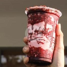 26 Tempat Makan Signature Red Velvet Terbaik di Jakarta