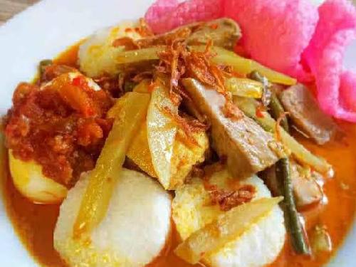 Lontong Sayur Padang Uni Denai, Roza Contesa