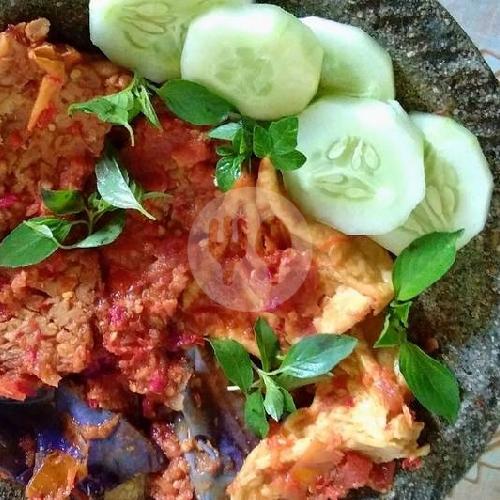 29 Tempat Makan Sambel Tahu Tempe Paling Enak di Surabaya