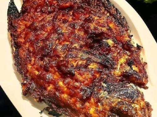 IKAN BAKAR PASIR PUTIH, Sindi Lorenza