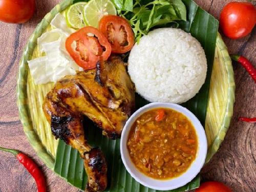 AYAM PENYET MAS W LAMONGAN, Sumarji
