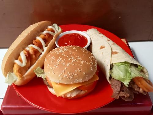 Kebab Raja 89, Bumi Adipura, Yogi Iskandar