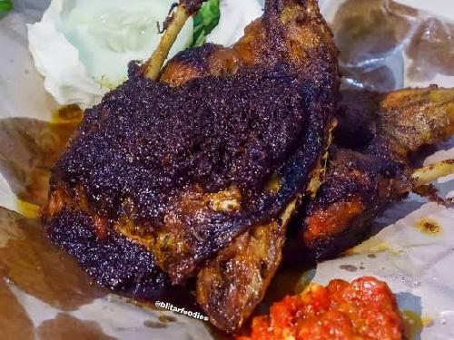 Bebek Fuldozer Khas Madura,Tebet Samping Kaliyo., Moh Fadlilah