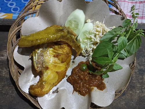 Warung lamongan mania, Kulon Prapatan Mantinban, Didik Dwi Dioko