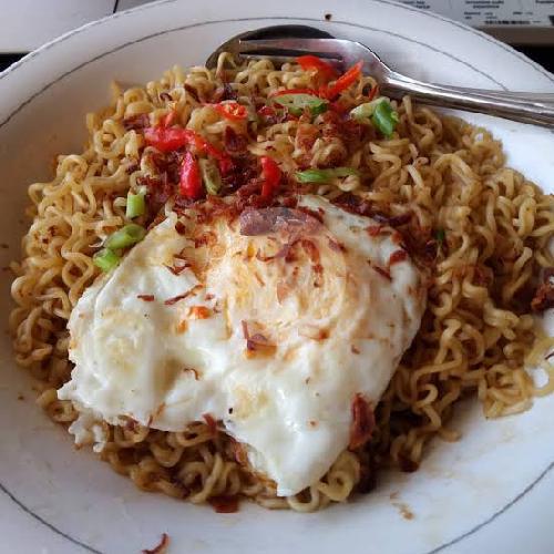 20 Resto Indomie Goreng Telur Mata Sapi Paling Enak