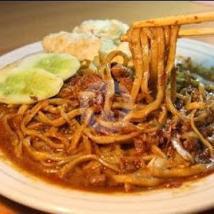 15 Tempat Makan Mie Kuah Telur Paling Lezat di Jakarta