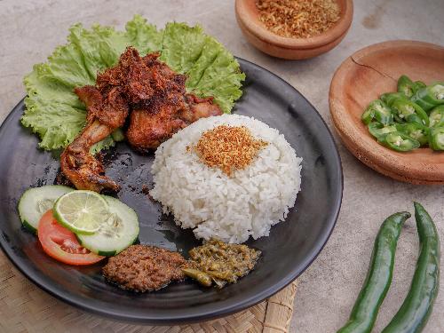 Warung Ikan Bakar Lintang Selatan Panakukkang