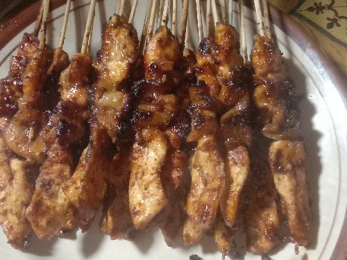 Sate Ayam Dan Kambing Cak TaufiQ MADURA, SUMIAH