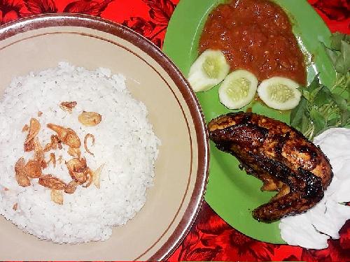 Pecel Lele, Ayam Bakar madu, Eva Nurjanah