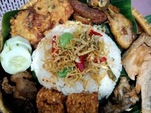 Omahe Jajanan Pasar, Menganti