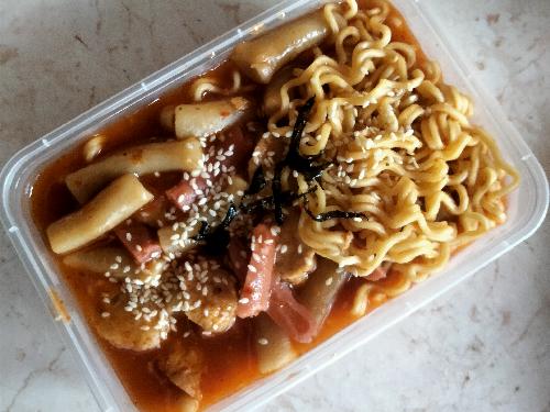 Dapur Abal Abal, Yulia De Vega