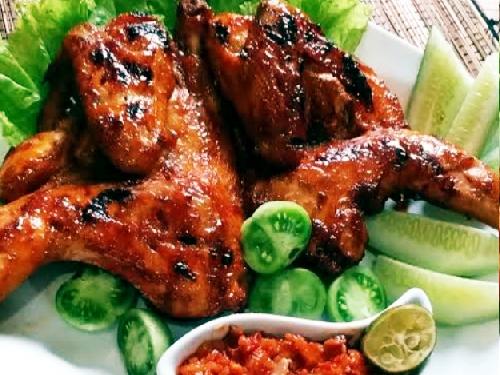 Ayam Penyet Dan Mie Ayam Mama Vania, Rawalumbu, Rusman