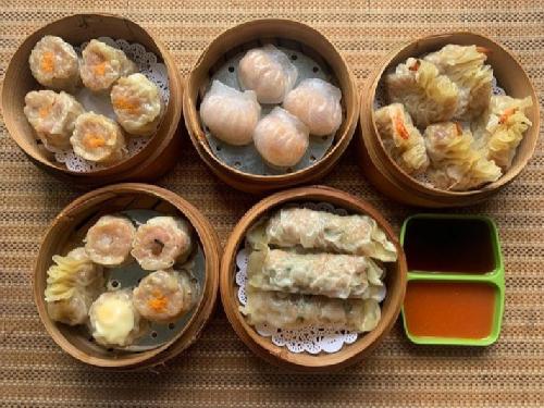 Dimsum Majapahit, Teras BeLoVi,Jaka Permai,BKS, Yustina Novi Ardhiani