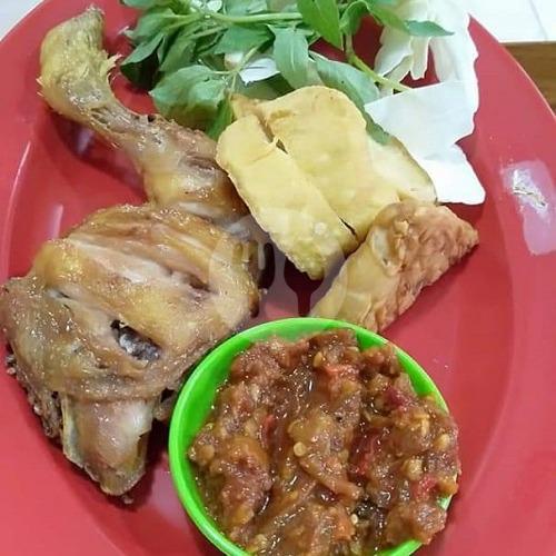 17 Tempat Makan Kumplit Ayam Terfavorit di Jakarta