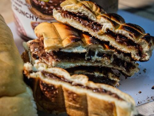 Roti Bakar 76, Ali Wafa