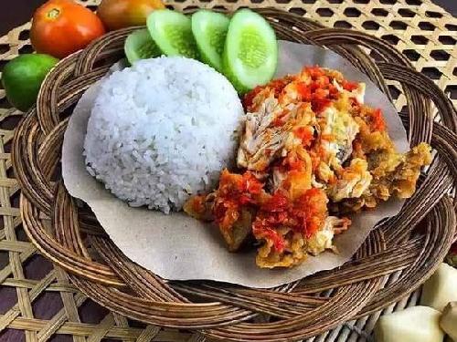 Ratna Frozen Food & Snack , Tambak Asri, RATNA SAFARIANA