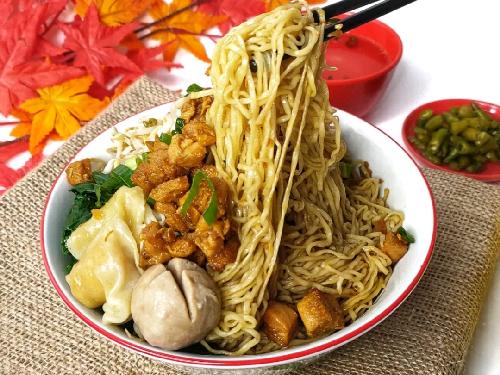 Mie Ayam Bangka Super 88, Pondok Kelapa, Andri Kurniawan