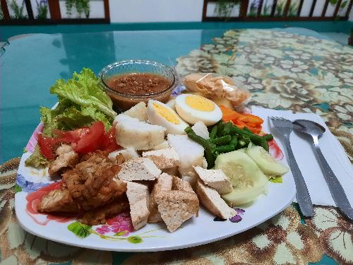 Warung Bu Anna, Ferry Isfandi BudY Ferdiansyah