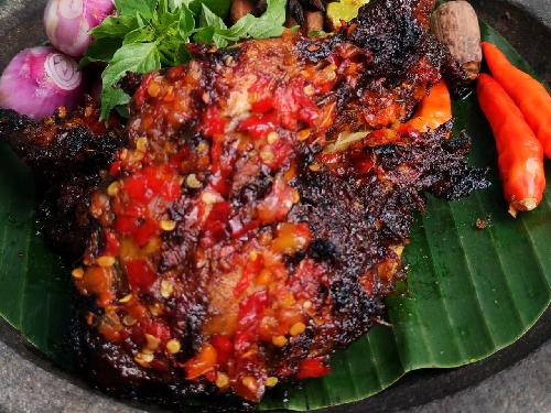 WAROENK BU ISMA, DALUNG, KUTA UTARA., Ismawati