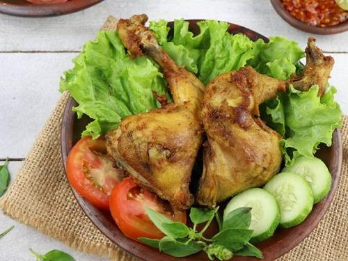 Nasi Kuning Arya ( Gang Rukun ), Selamet Riyadi, Evi Sofiatun