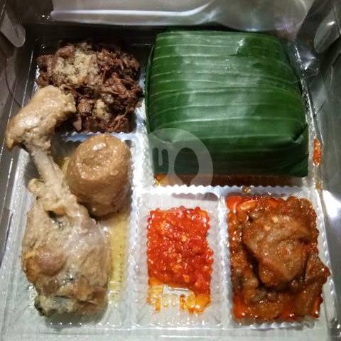 16 Resto Gudeg Ayam Paling Lezat di Bandung
