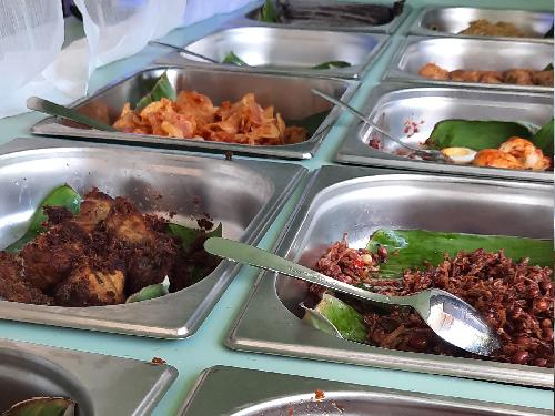 Kedai Medan Makcik Lina, Jl Gayungsari Timur MGP NO 12, Sultan Tasawuf Nanmeutuah