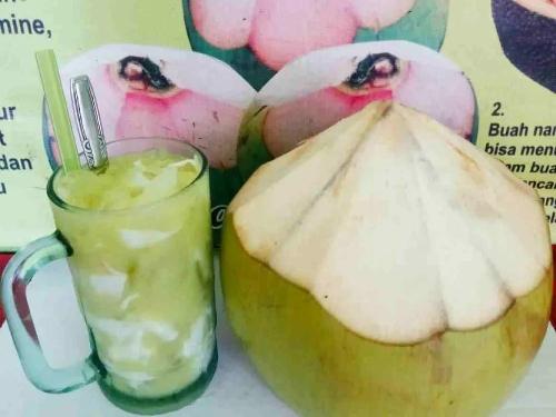 Es Kelapa Muda, Jln Manunggal Rt04/rw O1, MARFIAH