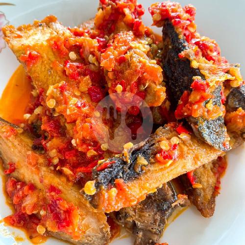 16 Tempat Makan Tongkol Balado Paling Enak di Karawang
