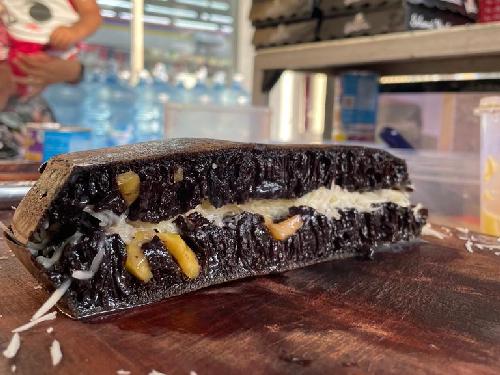 Martabak & Terang Bulan Bang Pii, Gianyar, Syafii