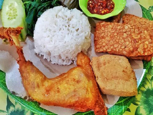 Lalapan Kang Fian, Denpasar