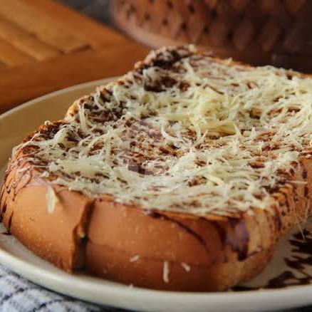 22 Rumah Makan Roti Bakar Kacang Keju Susu Terenak