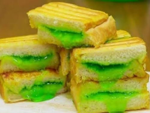 ROTI BAKAR Al-jaami, Jati Pilar Cikarang Selatan, Eva Amalia