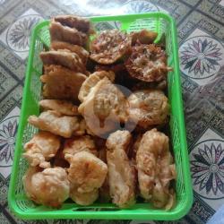 Gorengan - Warung Bu Eni ( Nur Aini), Wates Tanjung Rt 15 Rw 04
