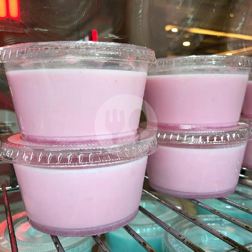 23 Tempat Makan Strawberry Silky Termurah
