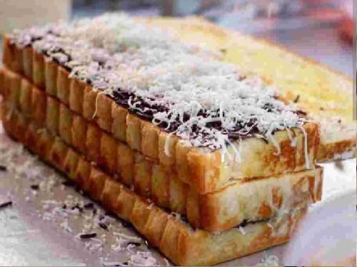 Roti Bakar Ananda, Jl. Kol H Burlian Km6, Eka Jaya