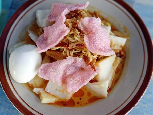 Lontong Sayur Padang Falih Jaya, Nurcahyo