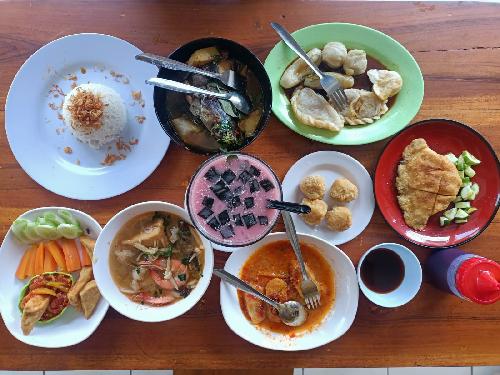 Pempek Dos Depot Ampera, Foodcourt Barsa Babarsari, Linda Syafitri