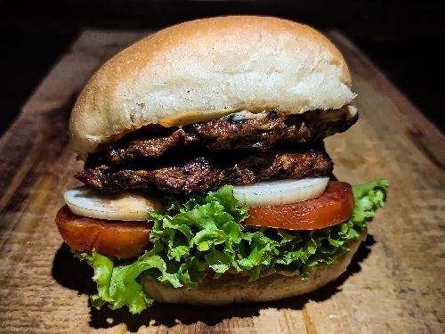 Vit Burger, Kalisari, Abdul Ajis Almuarif