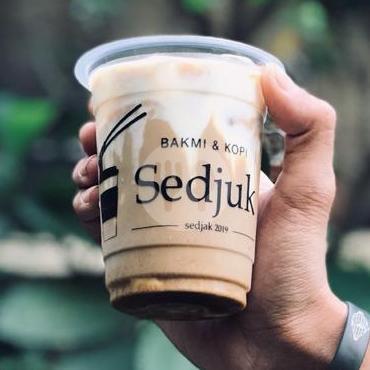 17 Rumah Makan Kopi Susu Kelapa Paling Enak di Jakarta