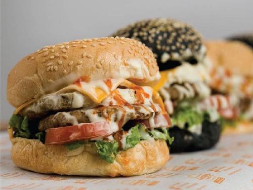 BURGER KAMPUNG -ROXY, Dicky Purwanto Purba